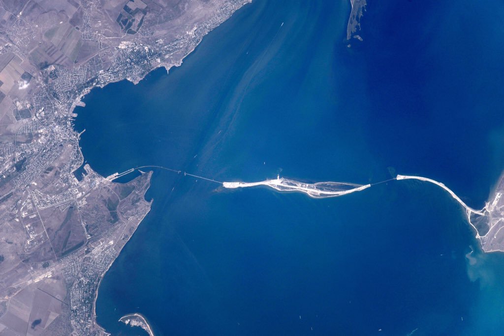 Вид моста из космоса