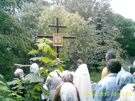 Освещение поклонного креста