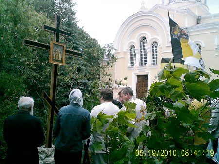 Освещение поклонного креста