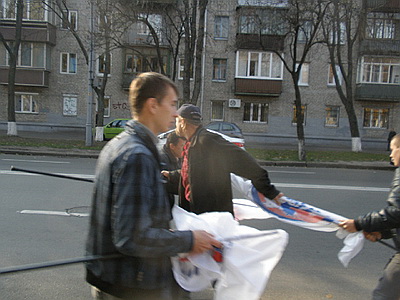 В Киеве националисты напали на участников шествия по случаю Дня русского единства (ФОТО, ВИДЕО)